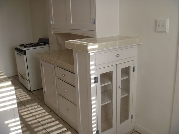 2nd image of 229 W 6th St APT 301