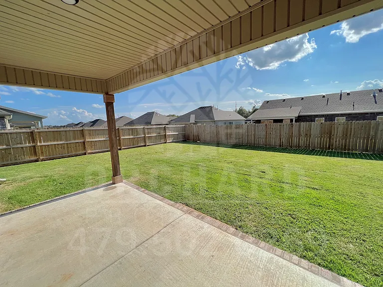 905 Jameson St — Photo 14