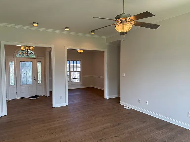 447 Monarchos Ln — Photo 5