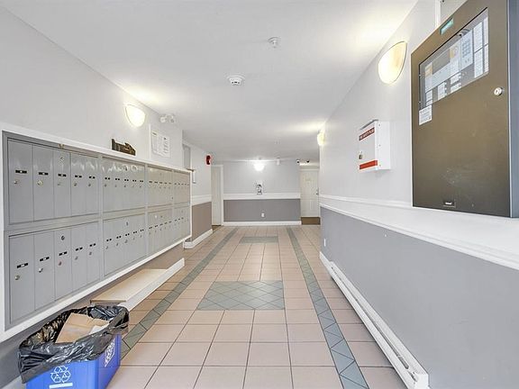 3rd image of 12733 72nd Ave #301
