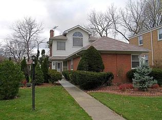 2844 W Pratt Blvd, Chicago, IL 60645