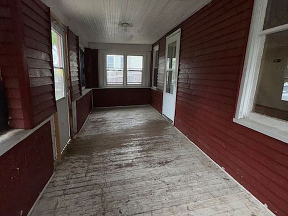 2nd image of 1528 W 10th St