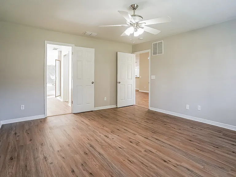 35221 W Griffin Dr — Photo 11