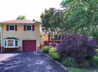 26 Lenhome Dr, Cranford, NJ 07016