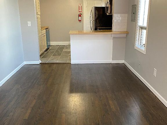 4th image of 57 E Almira St Floor 2
