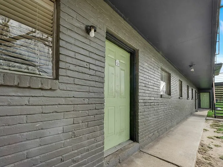 The Blanca Apartments — Photo 5