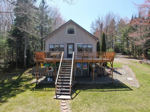 22 Cedar Lane, Lincoln, ME 04457