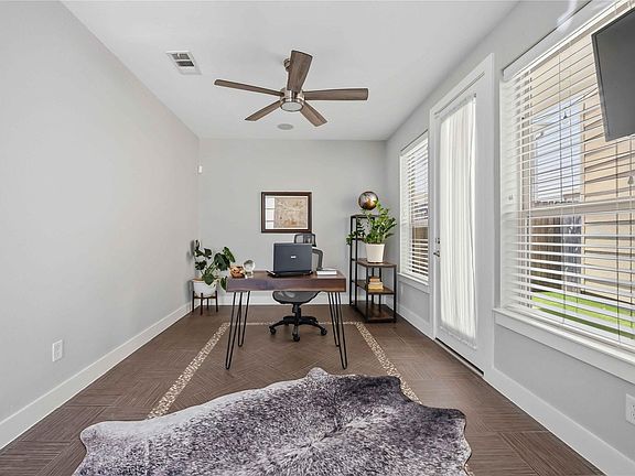5th image of 1529 Malone St