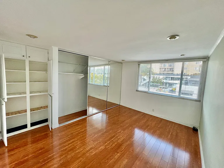 1907 Robinson Ave #3001 — Photo 8