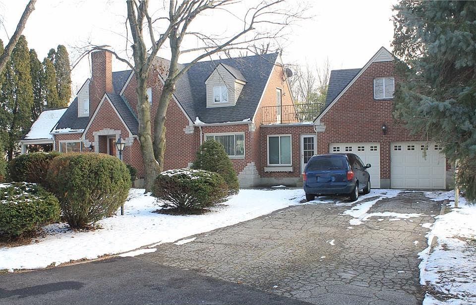1st image of 20 Centerwood Ln