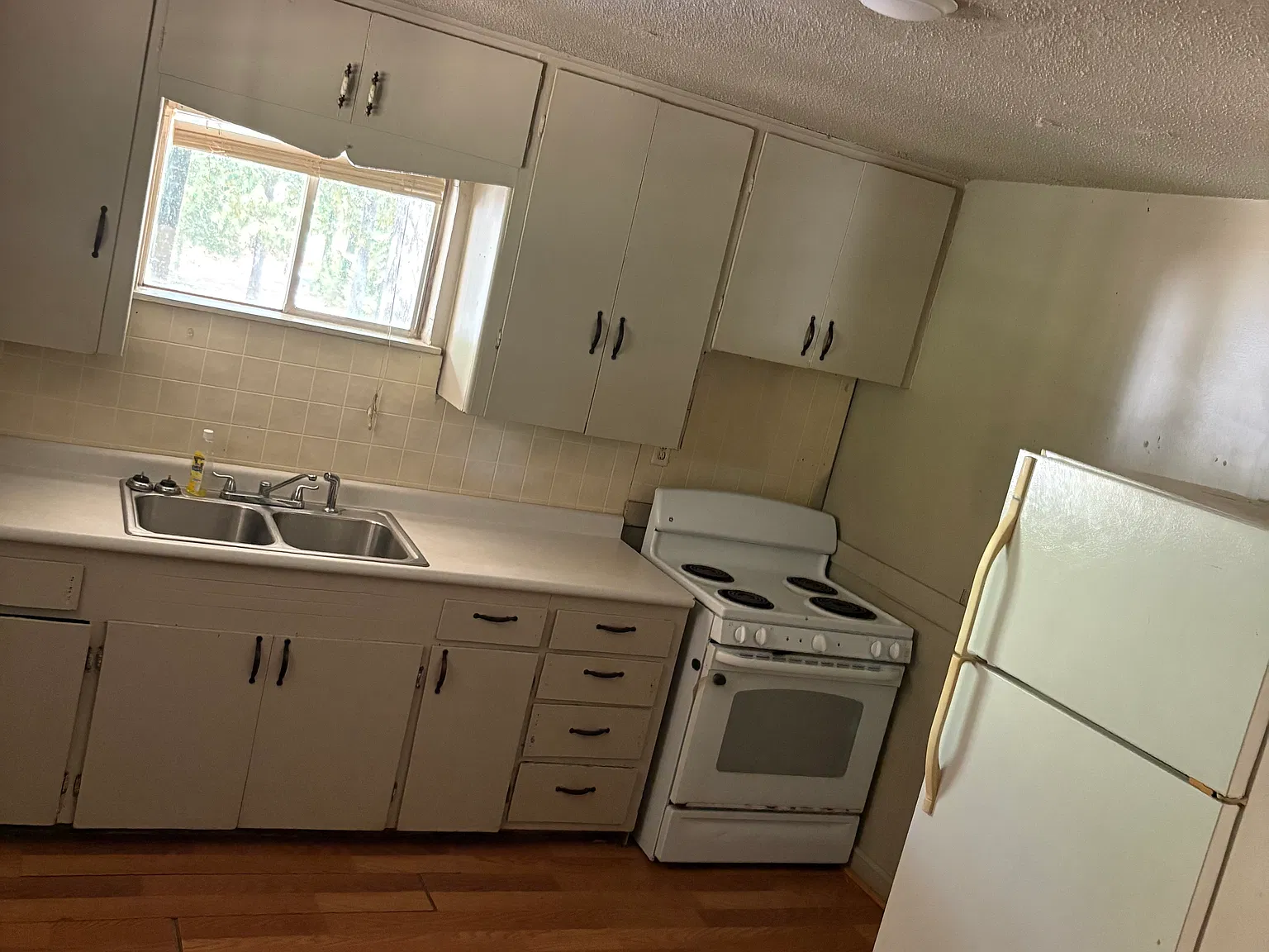 2 bed, 900 sqft, $900 — Photo 3