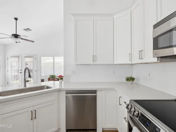 7054 S TAYLOR Drive, Tempe, AZ 85283