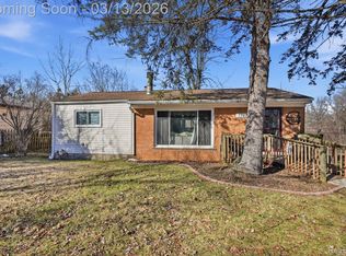 3762 Percy King Rd, Waterford, MI 48329