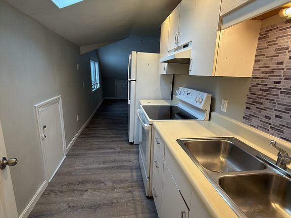5th image of 24 Greene St #3