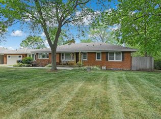 1200 N Oakridge Ct, Palatine, IL 60067