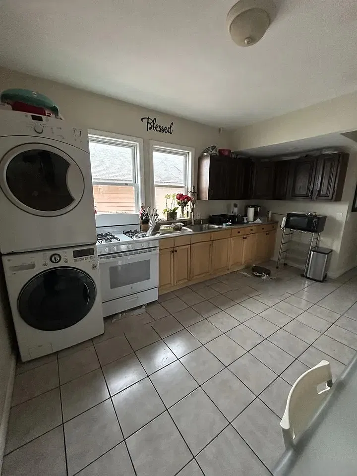 2 bed, $2,600 — Photo 1