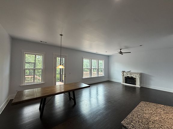 4th image of 1002 Amelia Park Dr