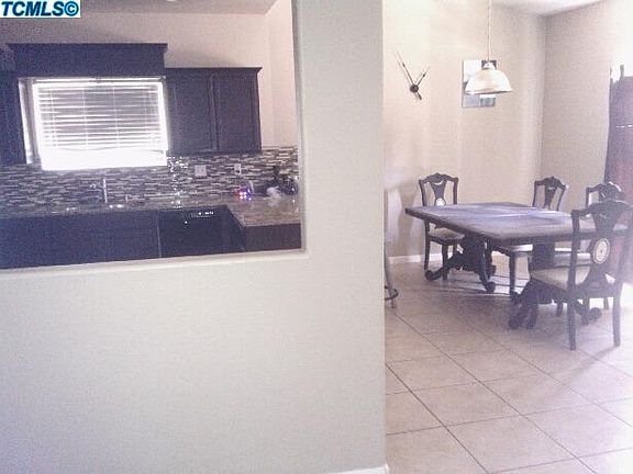 5th image of 1021 E Tulare Ave