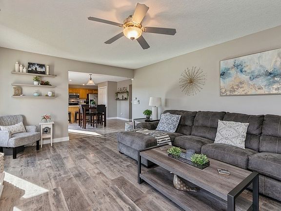 3rd image of 2320 E Luster Ln