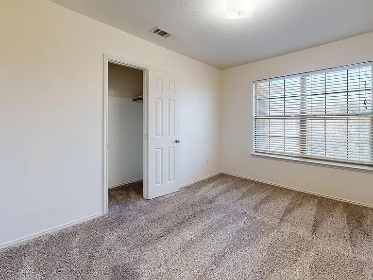 8101 Southern Pine Way — Photo 11