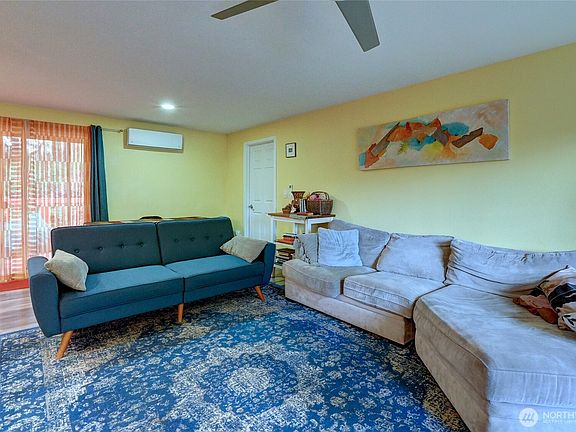5th image of 2029 Milroy Street NW