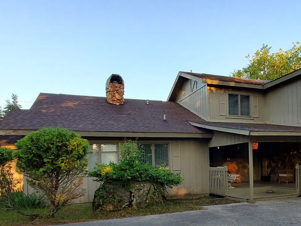 Pineview Dr