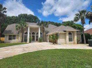 2007 Hamilton Crossing Dr, Cantonment, FL 32533