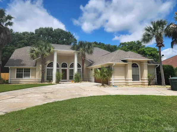 2007 Hamilton Crossing Dr, Cantonment, FL 32533