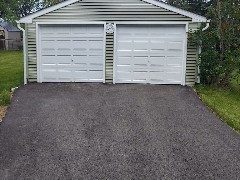 31 S Lake Ave — Photo 31