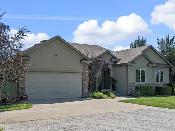 14105 S Hutt Rd, Lone Jack, MO 64070