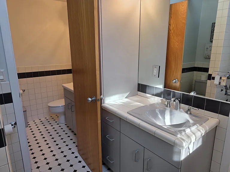 79 Waterside Dr — Photo 33