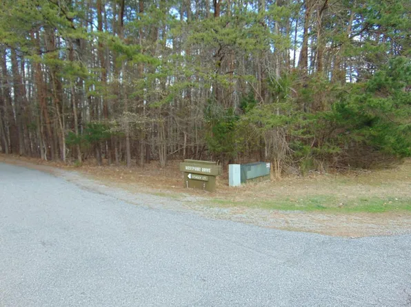 78 Occoneechee Dr W, Clarksville, VA 23927