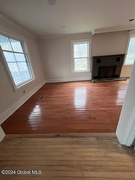 5th image of 117 Poultney Street