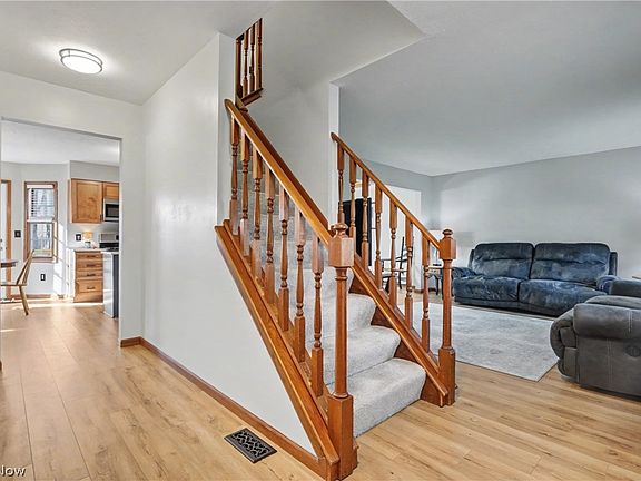 5th image of 1282 Berkshire Dr