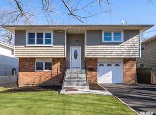 84 11th Ave, Huntington Station, NY 11746