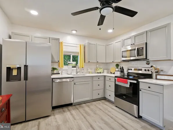 208 Bergen Ave, Voorhees, NJ 08043