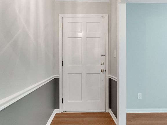 3rd image of 2808 Capers Ln