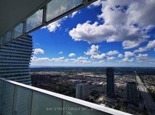 3900 Confederation Pkwy #5207, Mississauga, ON L5B 0M3