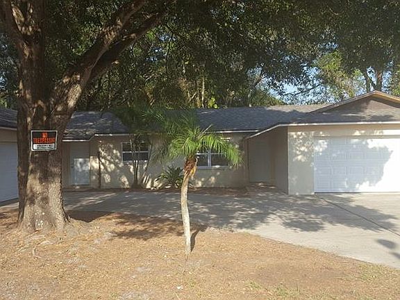 3rd image of 15657 Waverly St