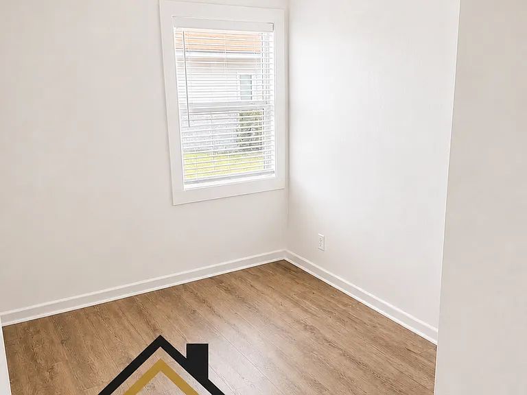 955 W Hermiston Ave #15 — Photo 5