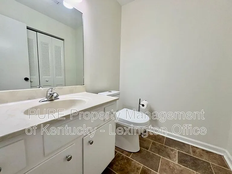 1212 Fenwick Rd — Photo 17