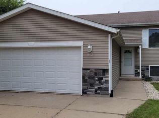 852 92nd St, Pleasant Prairie, WI 53158