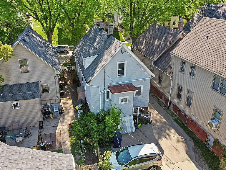 2447 N Bartlett Ave — Photo 19