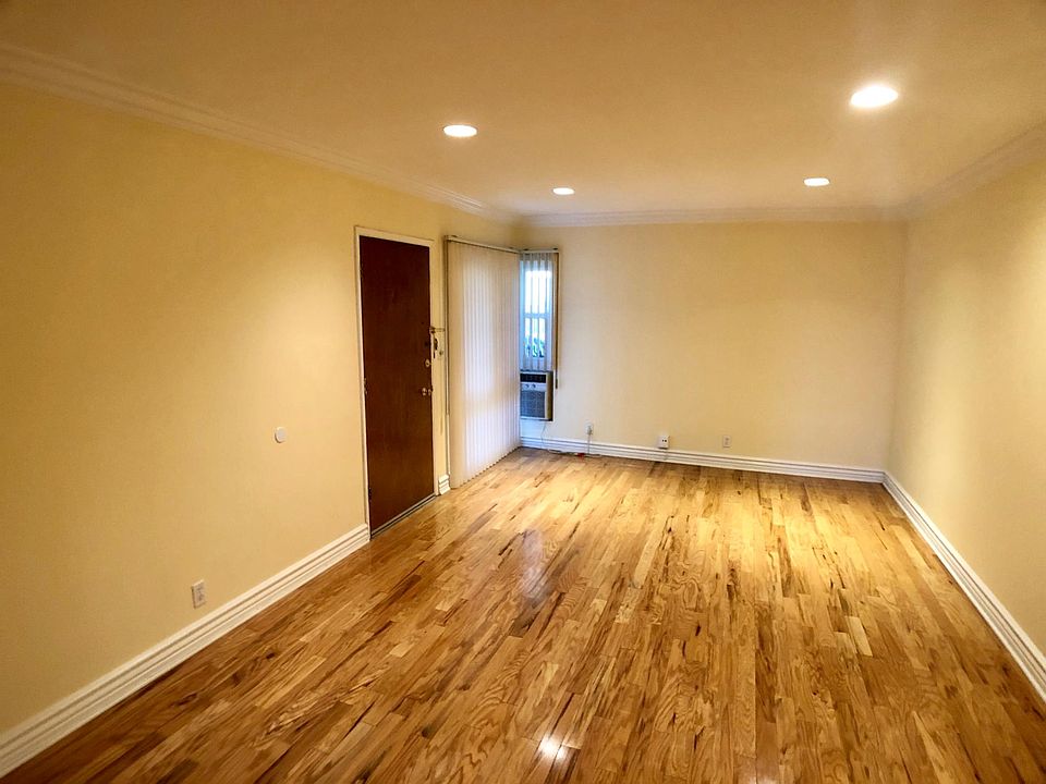 1st image of 8130 Norton Ave