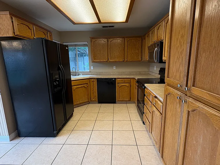 1786 Corsica Dr — Photo 9