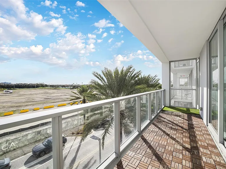 2000 Metropica Way #306 — Photo 30