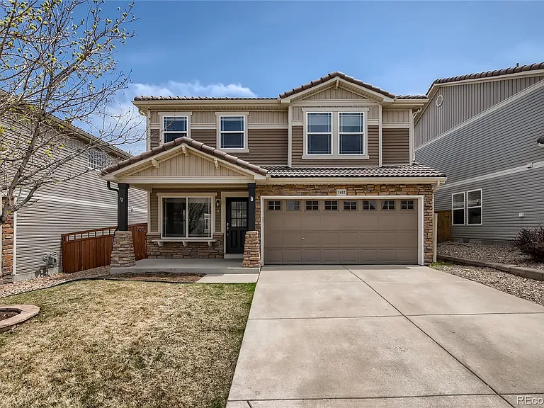 2402 S Quartz St — Photo 1