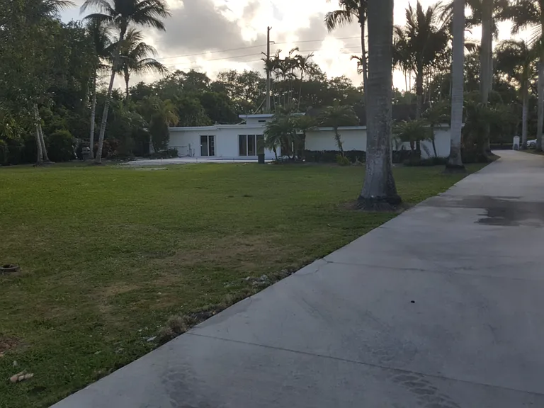 11455 SW 82nd Avenue Rd #GUEST HOUSE — Photo 16