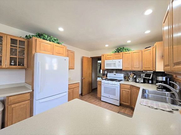 5th image of 8043 S Kostner Ave