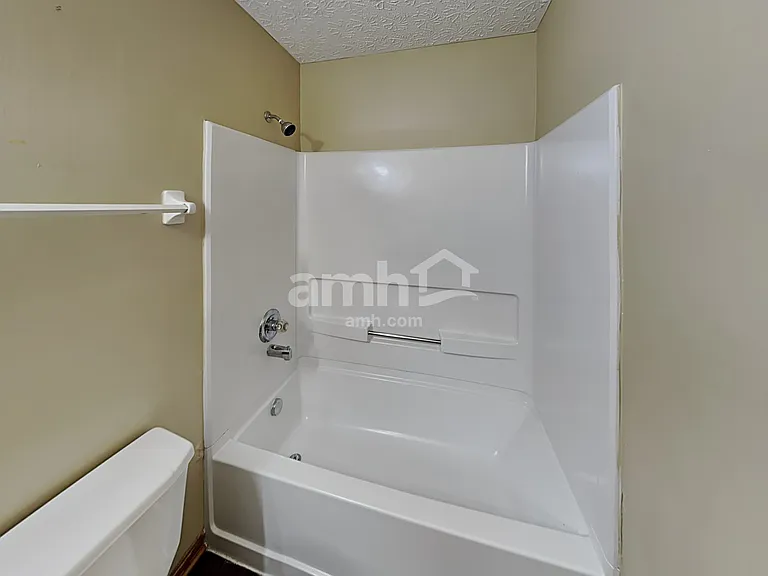 6811 Magdalena Ln — Photo 14